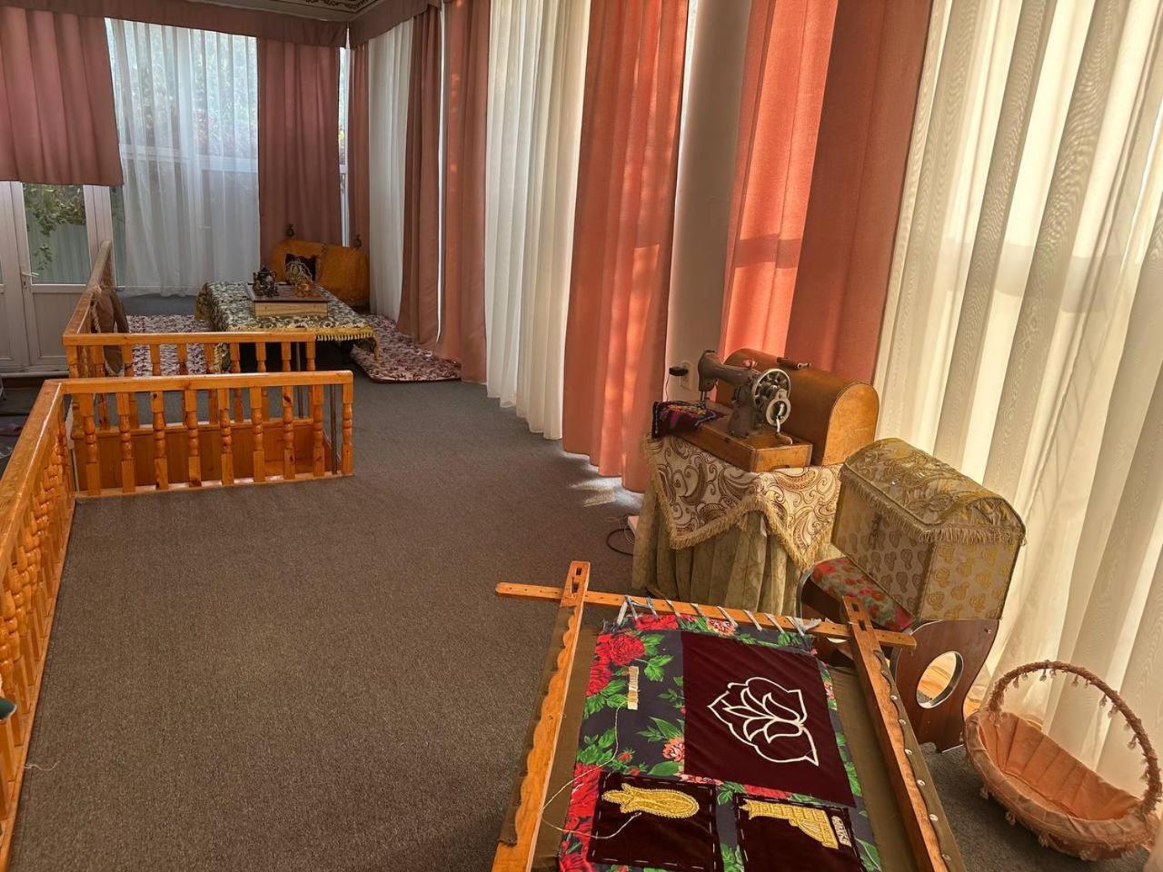 Shukrona Guest House Bukhara Esterno foto